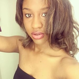 Meet your Posher, Dee